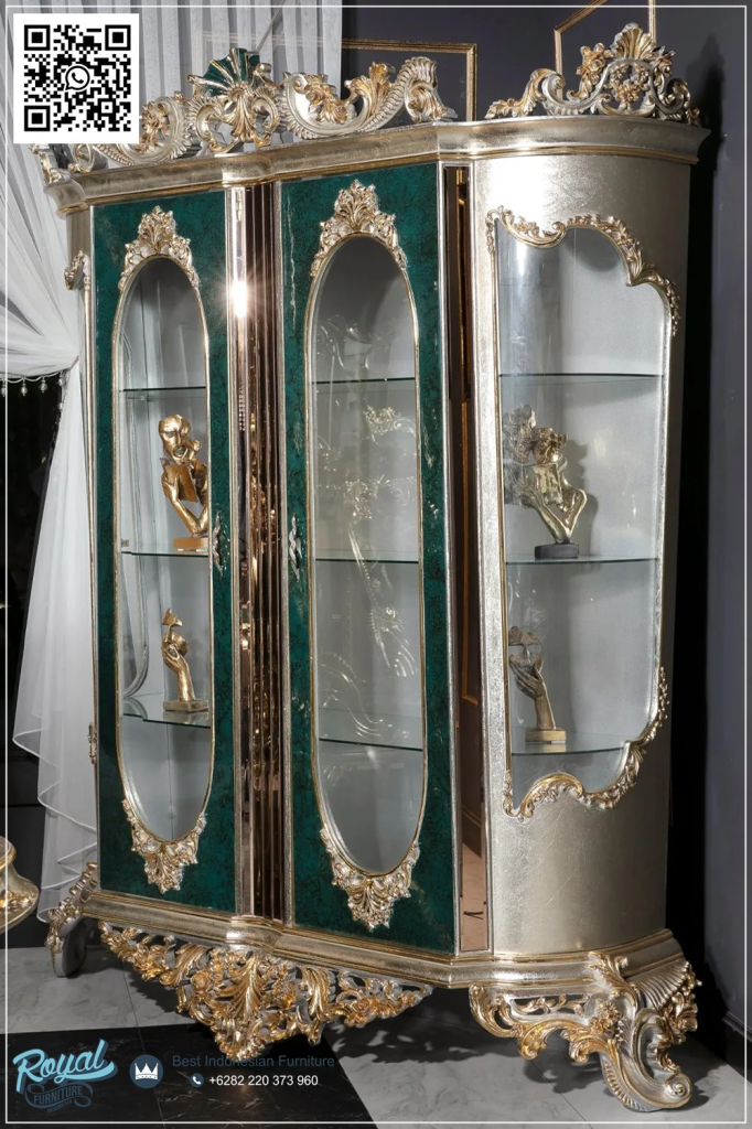 buffet klasik ukiran emas, desain ruang makan ala istana, meja makan gaya kerajaan, meja makan glamour royal style, meja makan hotel bintang lima, meja makan kaca elegan klasik, meja makan ukiran jepara emas, set makan kayu jati finishing gold, set meja makan royal klasik, meja makan marmer gold ukiran, meja makan mewah full set, meja makan mewah warna gold, dining set luxury klasik eropa, dining table set luxury gold, Harga 1 Set Meja Makan, Meja Makan set 6 Kursi, Set Meja Makan, Meja Makan Set 6 Kursi, Meja makan sultan, Set meja makan Informa, model kursi makan terbaru, meja makan informa, meja makan 6 kursi mewah, meja makan 6 kursi, meja makan minimalis modern, meja makan mewah 6 kursi, meja makan mewah modern, kursi makan ganesa meja gendong, ruang makan mewah, meja makan kayu jati 6 kursi,Luxury Dining Room Lemari Kaca Hias Mewah Royal Gold Klasik Jepara