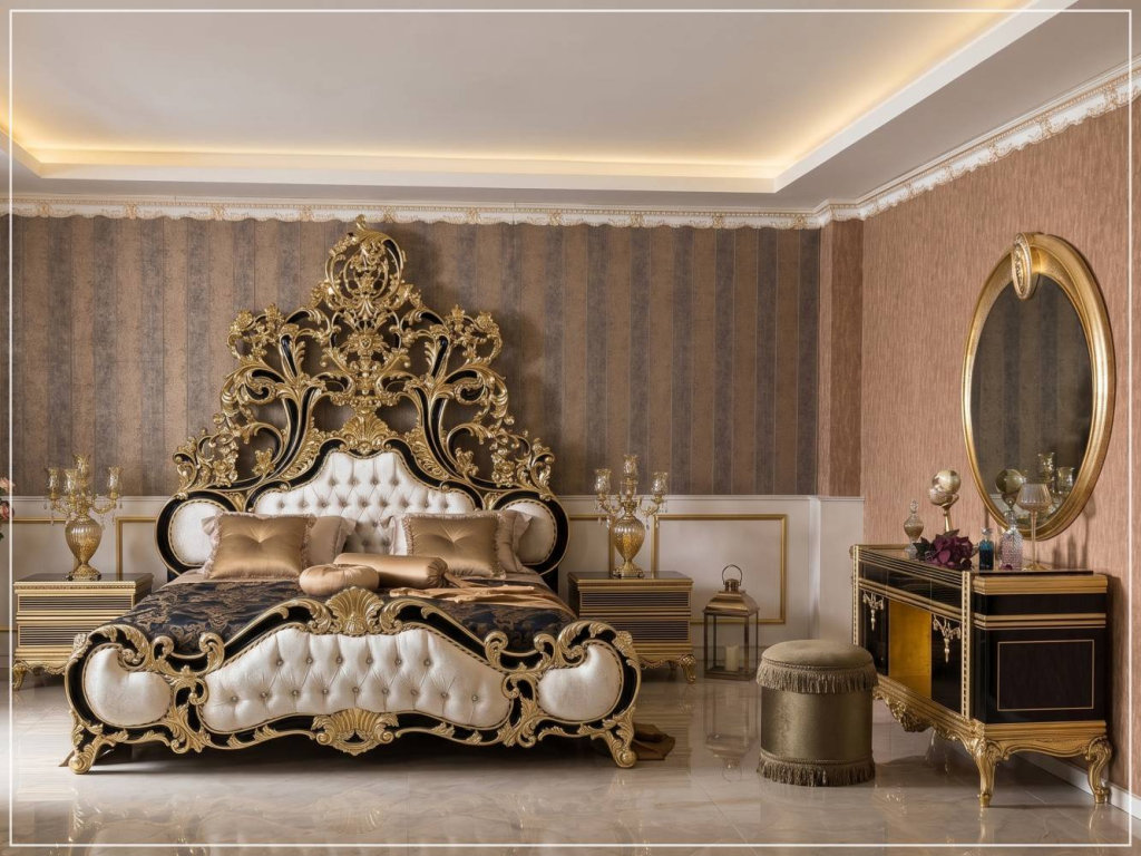Set Tempat Tidur Klasik Ukir Jepara Produksi Royal Furniture bisa dipesan langsung via Whatsapp
